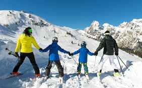 18 Pistenkilometer, Skihütten und Rodelbahn - das Skigebiet Ladurns ist ganz auf Familien ausgerichtet. - Foto: Helmuth Rier